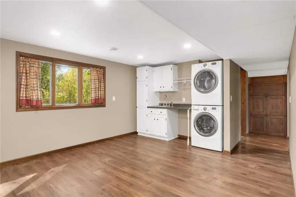 6351 Brighton Ave Se - Photo 5 of 12