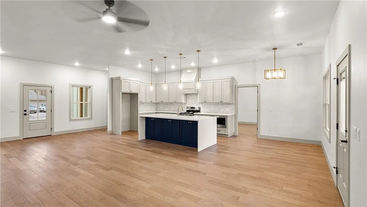 5 Burnham Dr - Photo 3 of 19