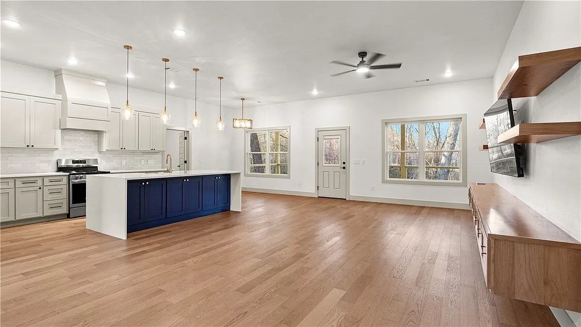 5 Burnham Dr - Photo 4 of 19