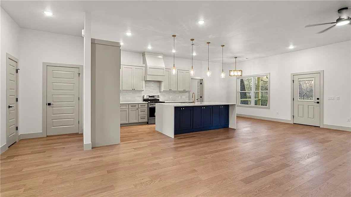5 Burnham Dr - Photo 5 of 19