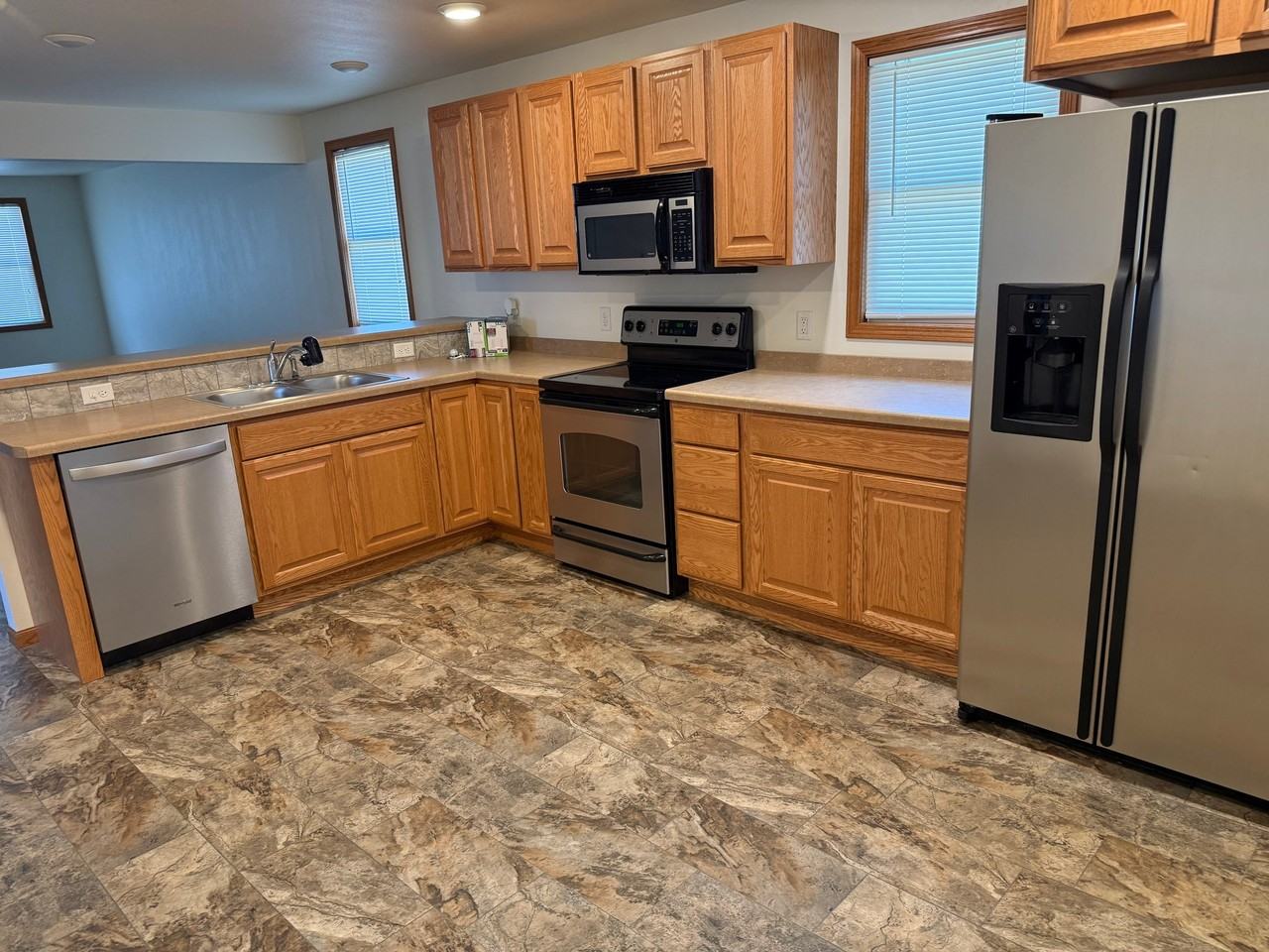 39 W Main St - Photo 3 of 11