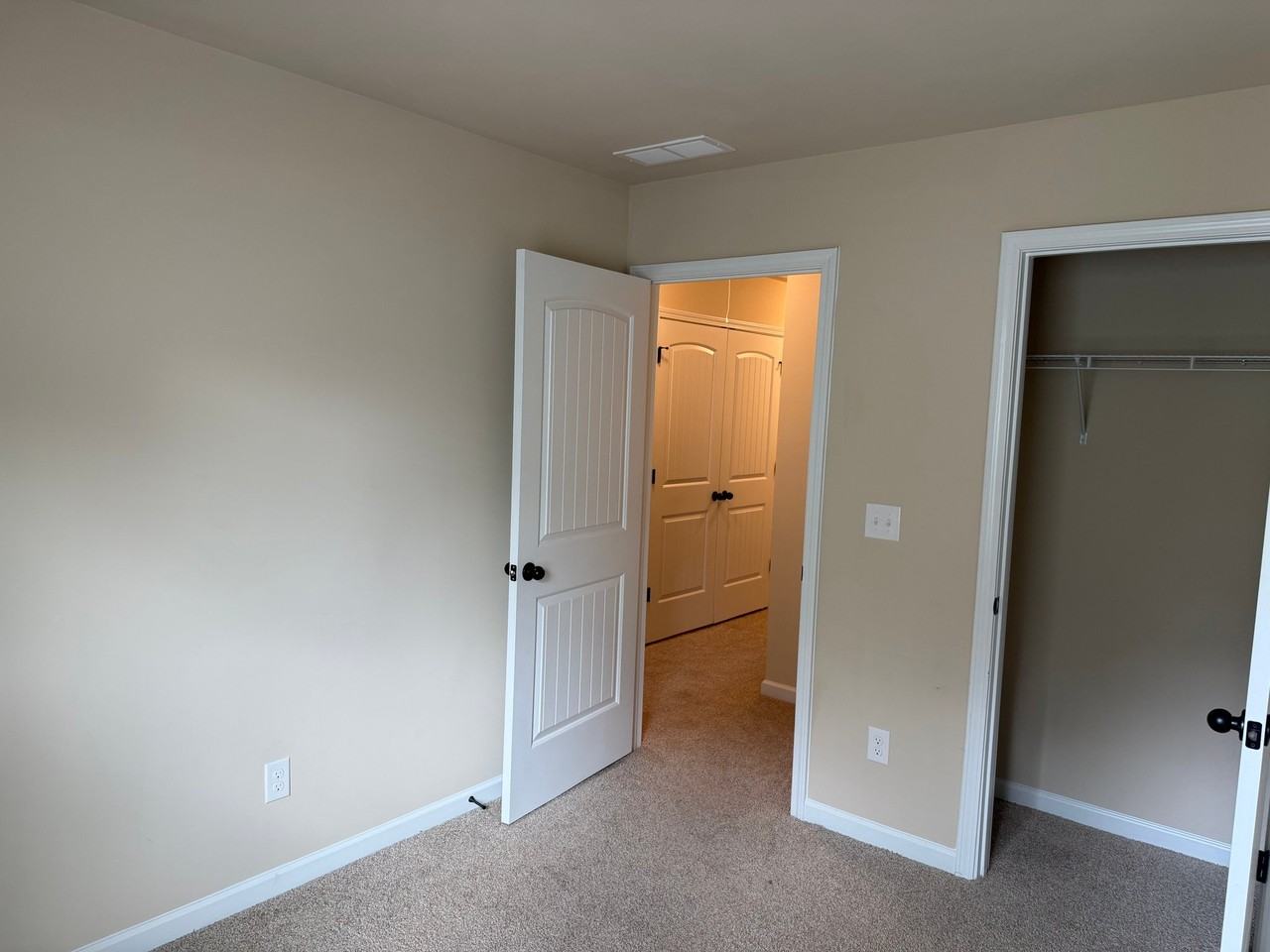 213 Camellia Ct - Photo 2 of 8