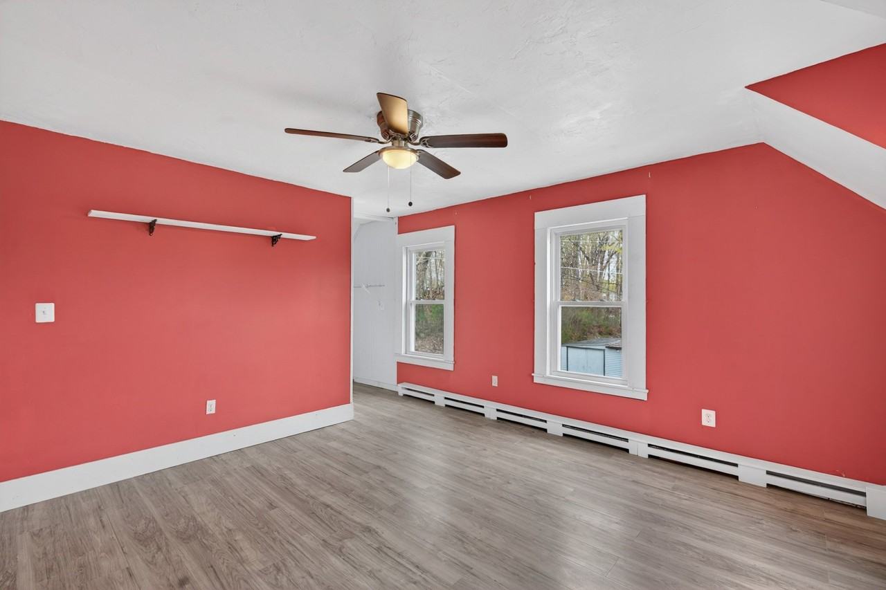 37 W Myrtle St #B - Photo 3 of 7