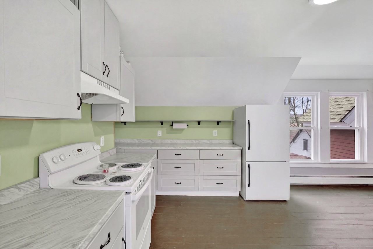 37 W Myrtle St #B - Photo 5 of 7