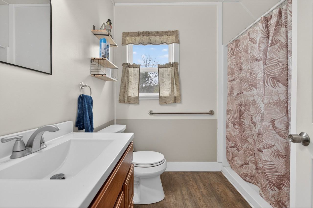 37 W Myrtle St #B - Photo 7 of 7