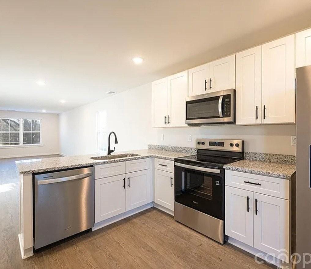 1038 12th St Ne - Photo 6 of 10