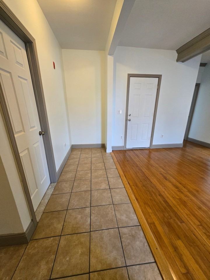 127 Pearl St #2N - Photo 5 of 20