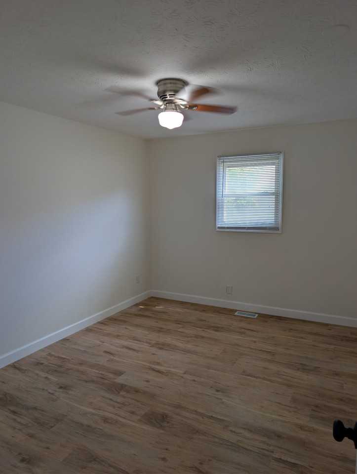 5768 Stormcroft Ave #1 - Photo 4 of 12