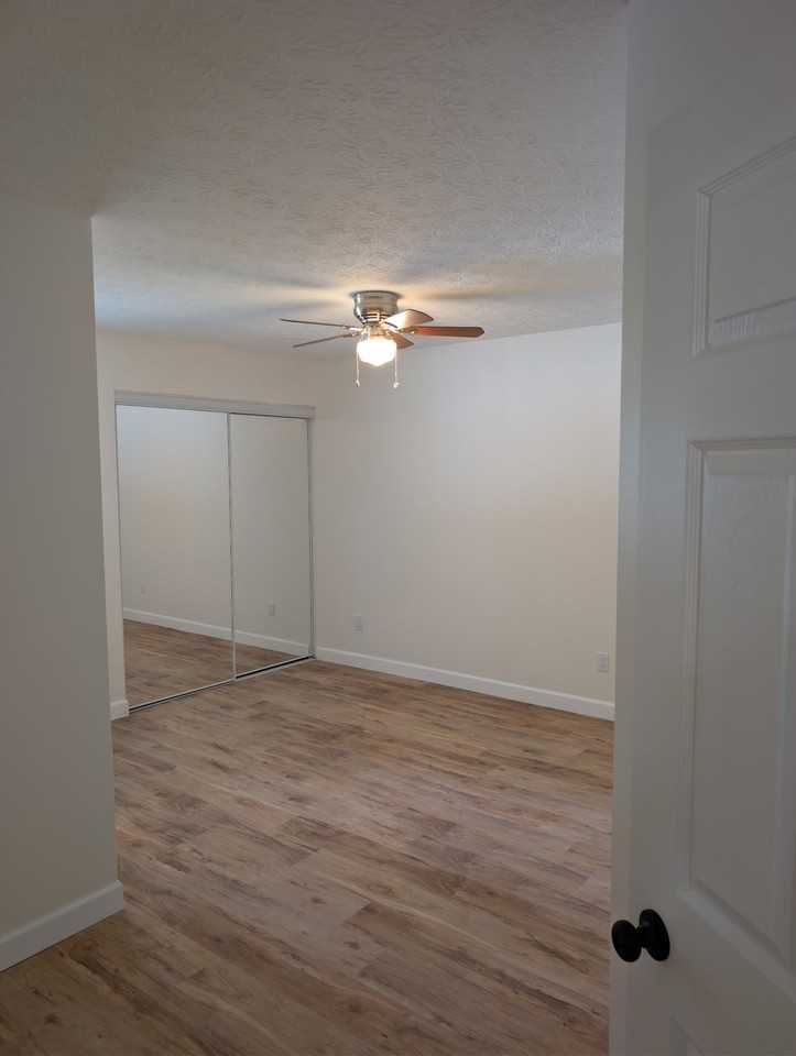 5768 Stormcroft Ave #1 - Photo 5 of 12