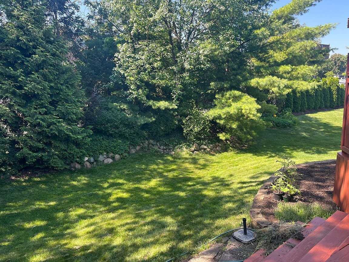 889 E Stonebridge Ct - Photo 2 of 13