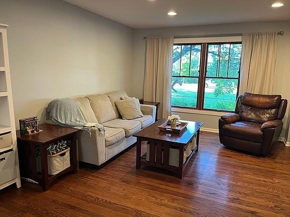 889 E Stonebridge Ct - Photo 4 of 13