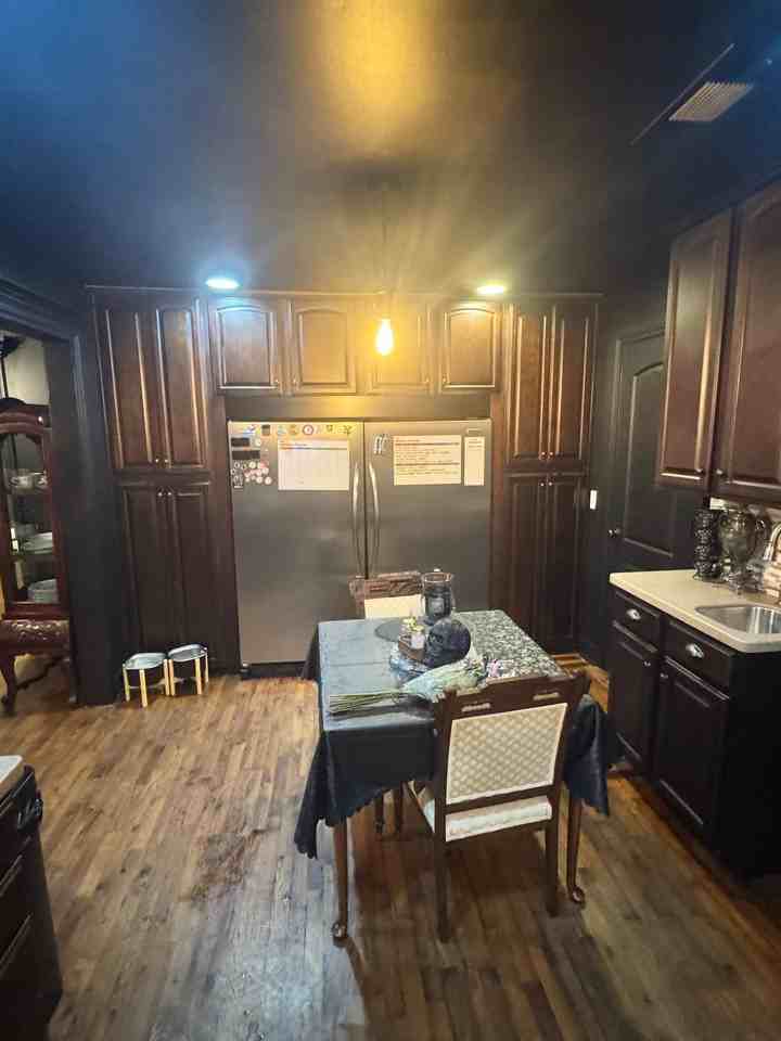 212 Victory Dr - Photo 6 of 13