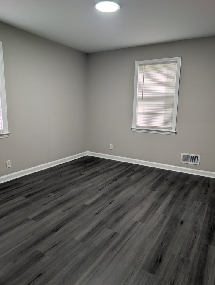 1013 Pinelane Rd - Photo 4 of 20