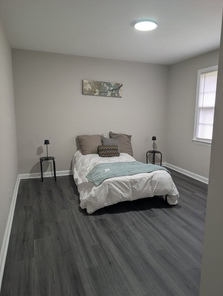 1013 Pinelane Rd - Photo 5 of 20