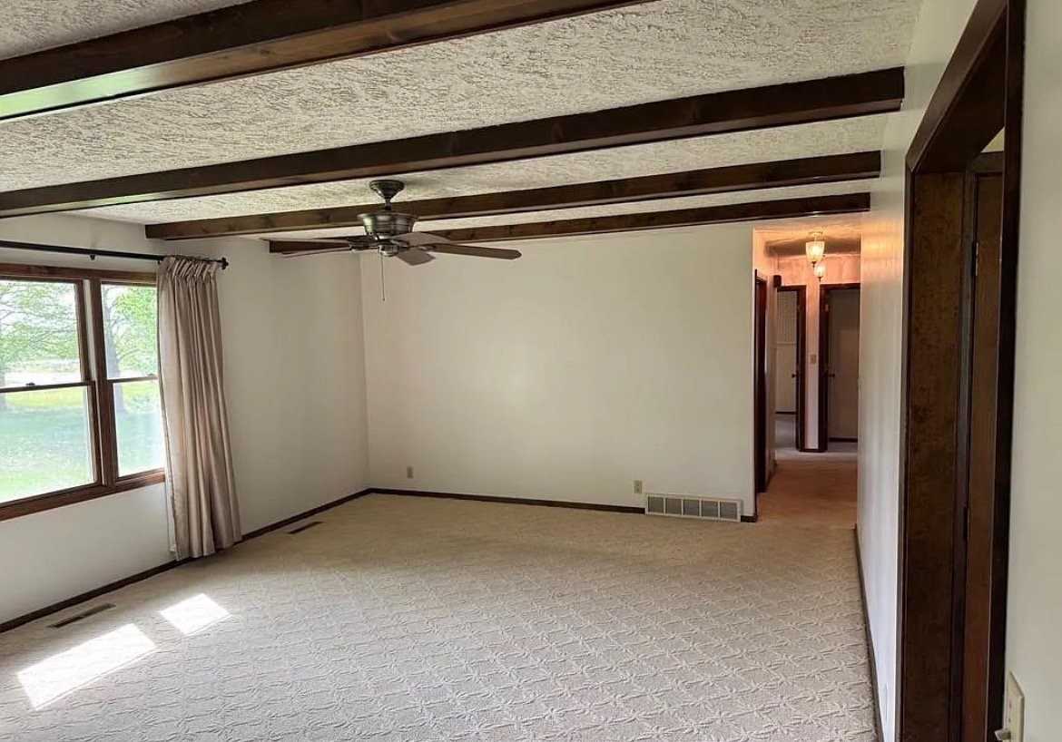 3106 W Schimmer Dr - Photo 2 of 6