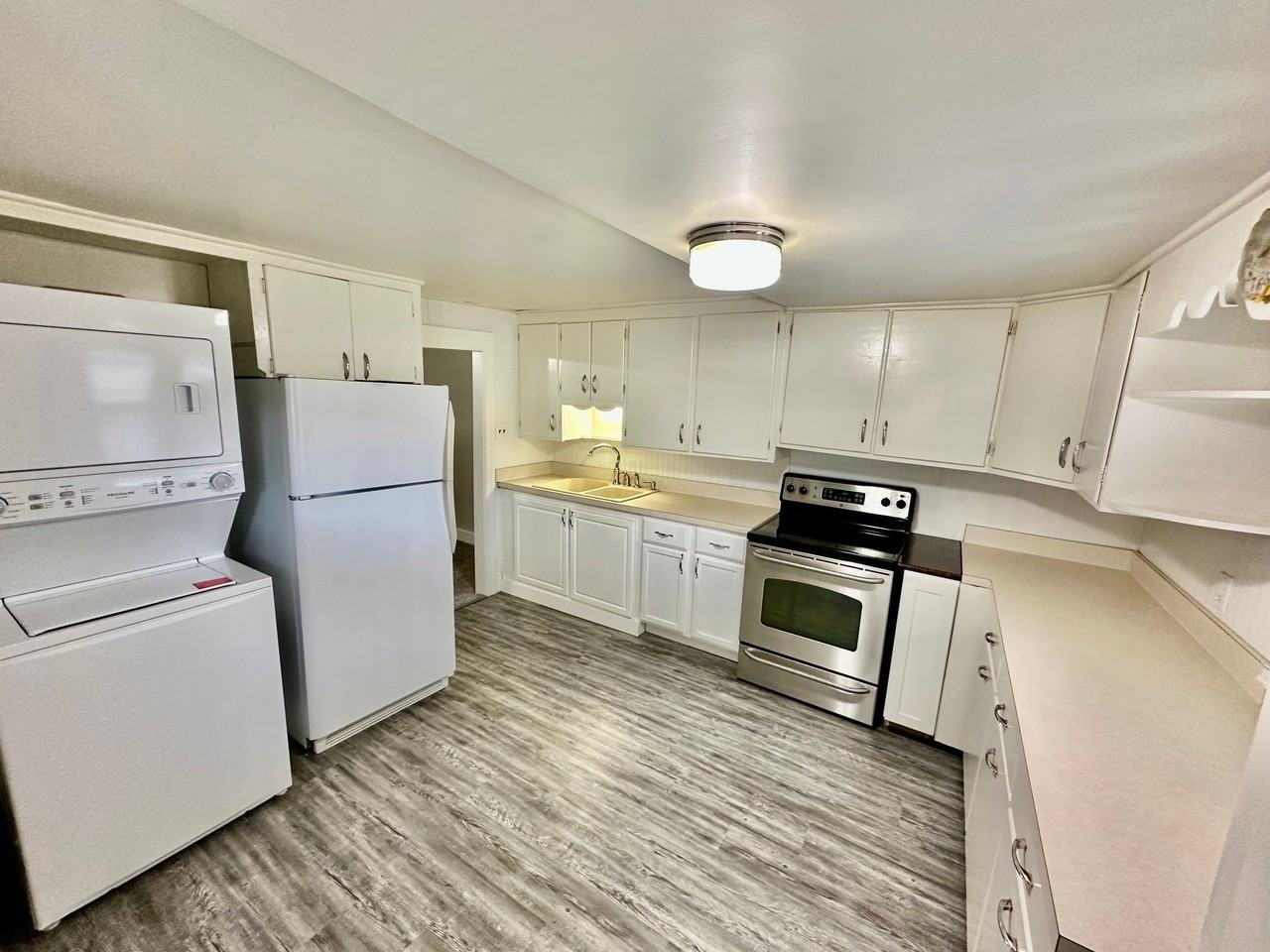 61 W Main St #B - Photo 5 of 12
