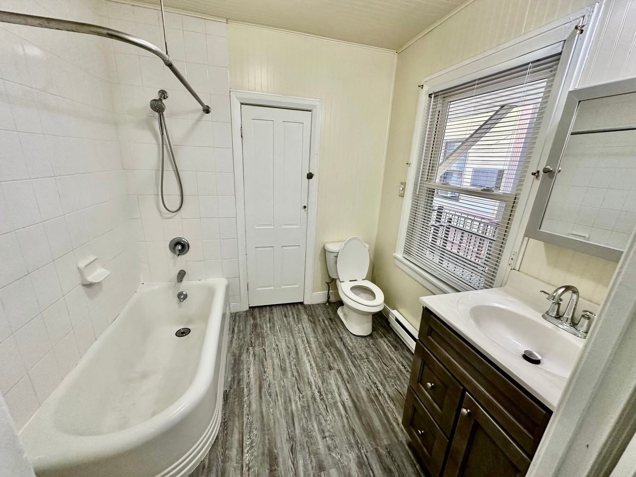 61 W Main St #B - Photo 6 of 12