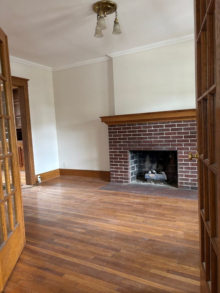 418 N Main St - Photo 3 of 20