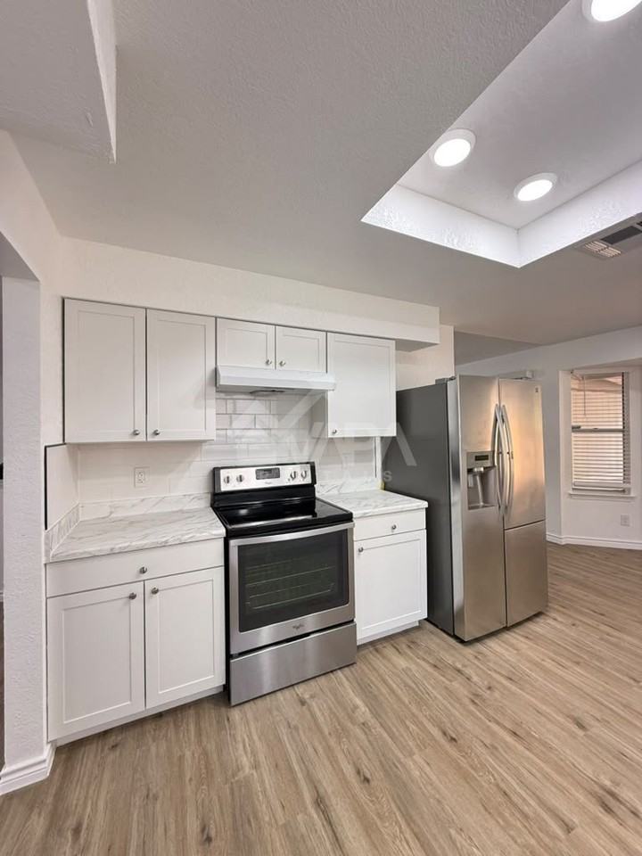 209 High Oak - Photo 4 of 19