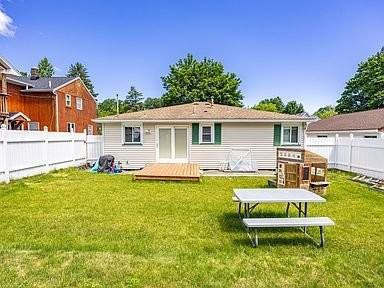 43 Keating Dr - Photo 4 of 18