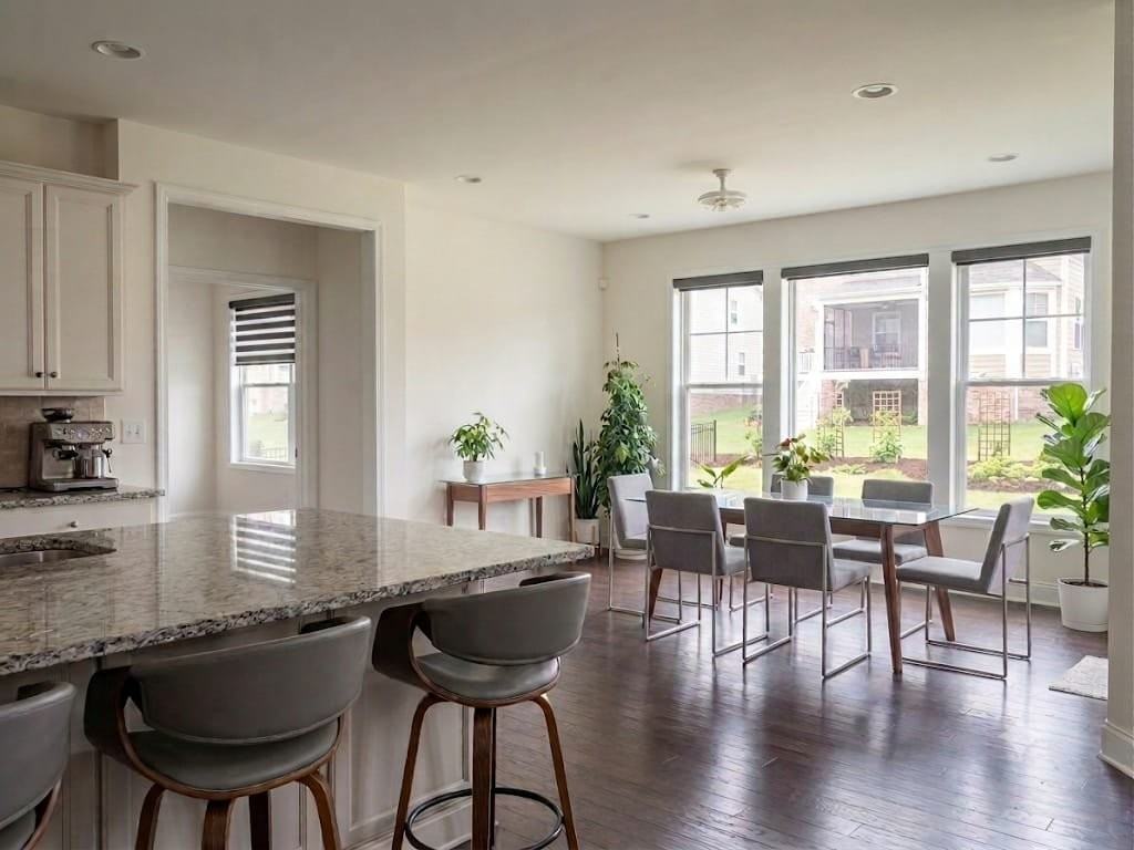 18037 Bay Point Way - Photo 2 of 5