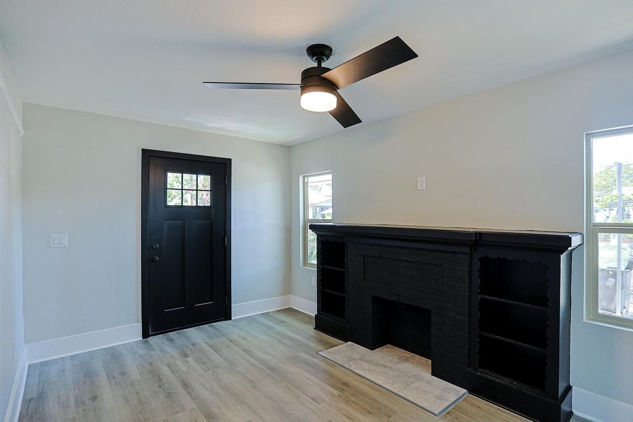 401 S Garnsey St #401 - Photo 3 of 15