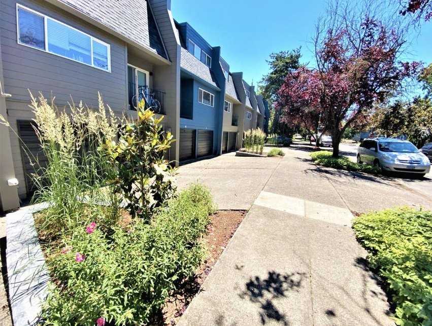 3025 Se 20th Ave #3025 - Photo 4 of 10