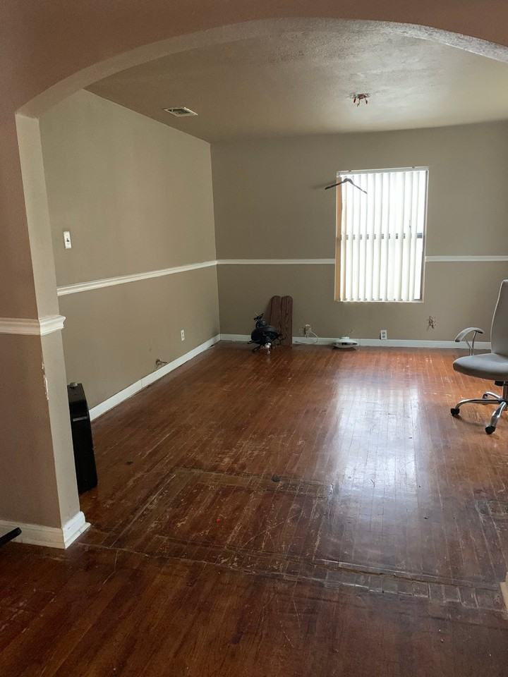 631 El Monte Blvd - Photo 2 of 9