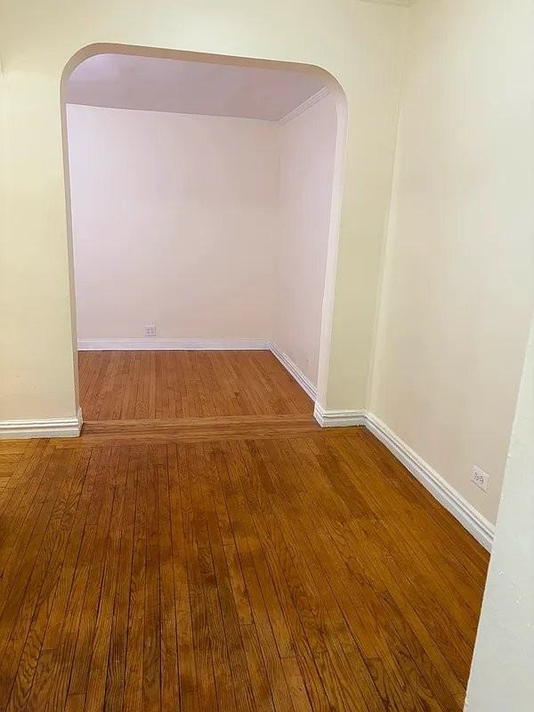 3006 29th St #2R - Photo 7 of 11