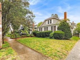 29 Roslyn Ave - Photo 1 of 1