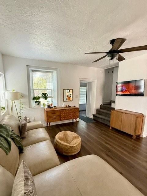 311 N Center St - Photo 5 of 19