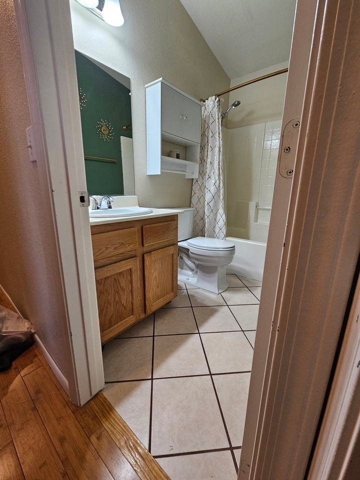 7016 Old Village Ave - Photo 4 of 11