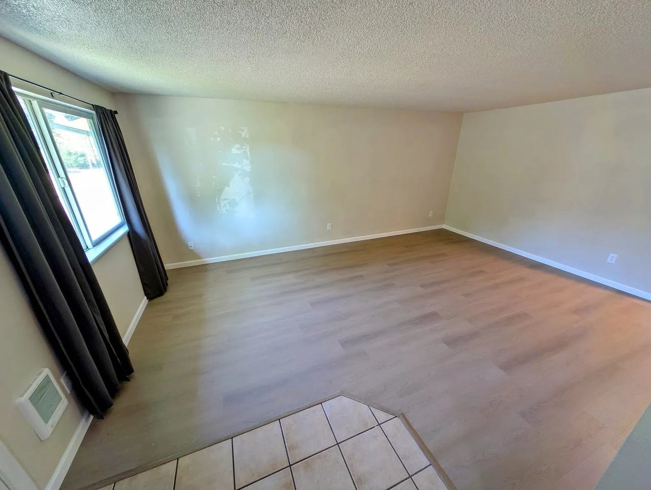 10613 Sheridan Ave S - Photo 2 of 20