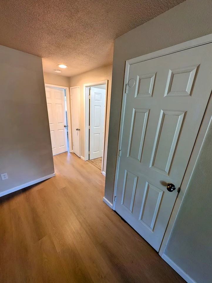 10613 Sheridan Ave S - Photo 3 of 20