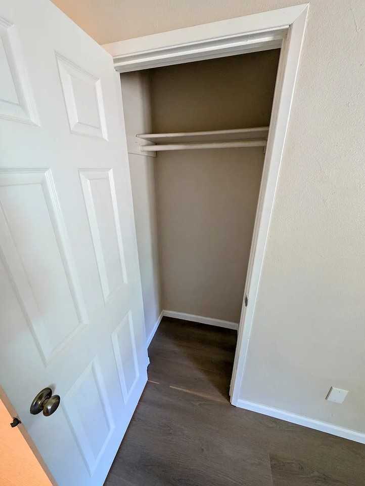 10613 Sheridan Ave S - Photo 4 of 20