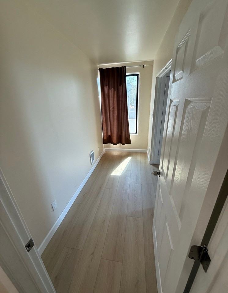 1700 Le Roy Ave #8 - Photo 5 of 11