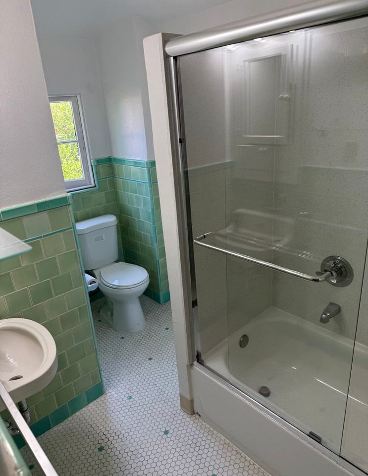 1700 Le Roy Ave #8 - Photo 7 of 11