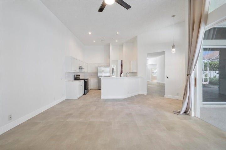 970 Greenwood Rd - Photo 5 of 8