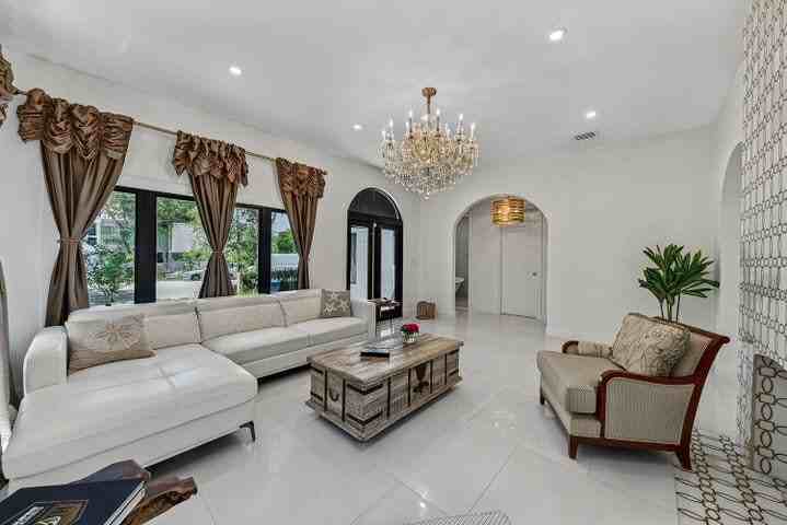1010 N Rio Vista Blvd - Photo 3 of 8