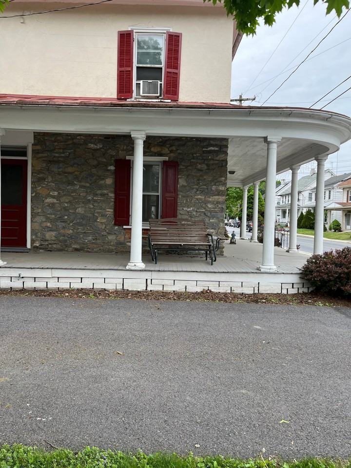 206 E Main St - Photo 2 of 3