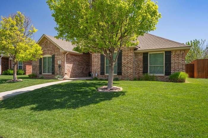8117 Vail Dr - Photo 3 of 19