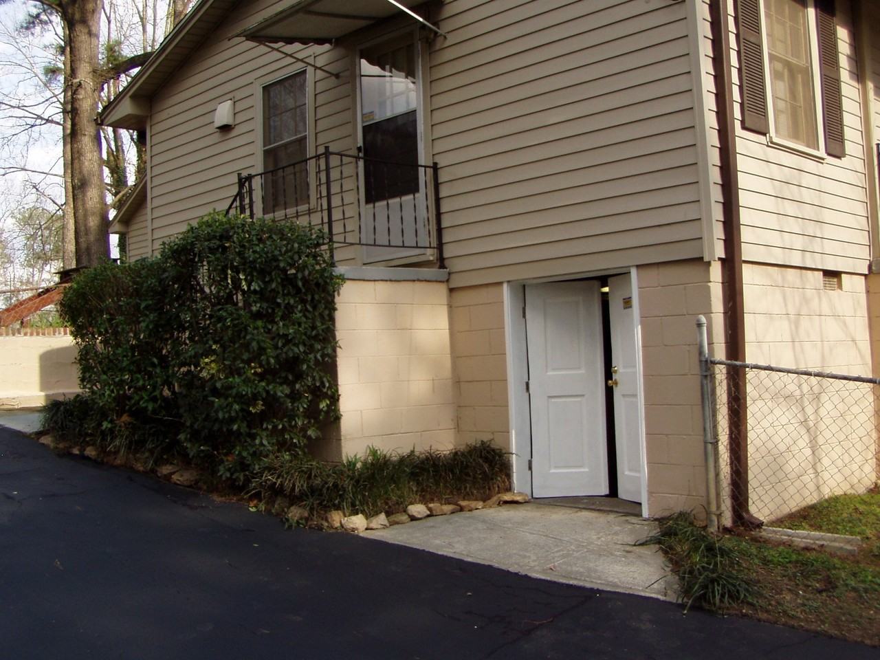 106 Woodland Ct - Photo 4 of 15