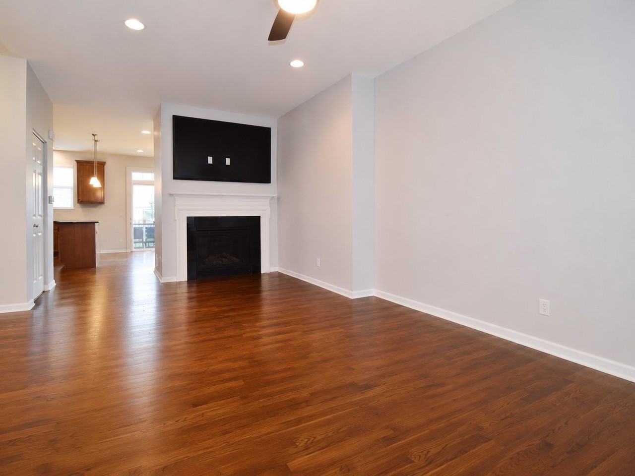 1641 Dogwood Ln - Photo 3 of 14