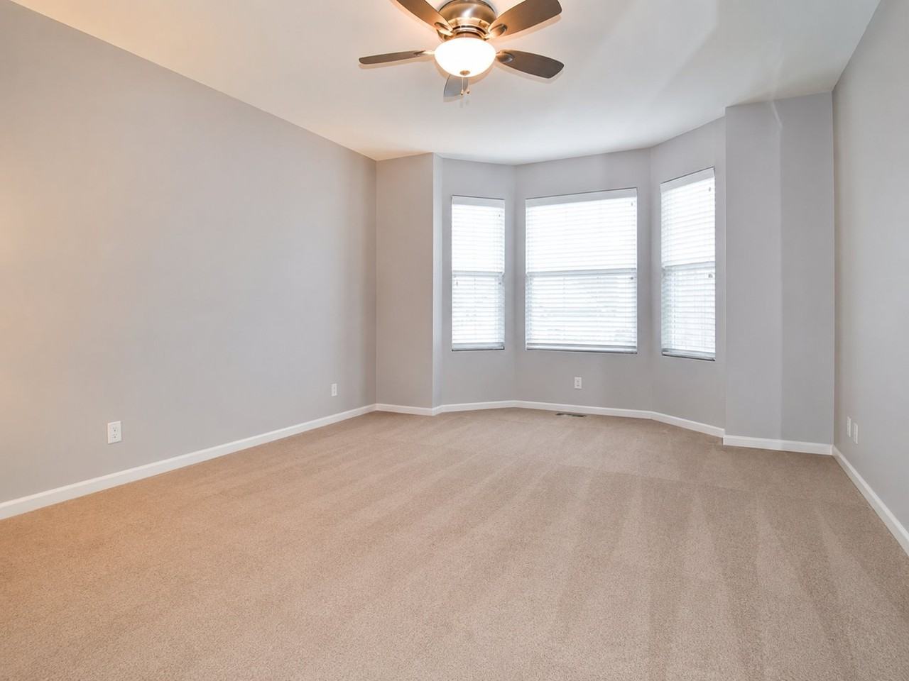 1641 Dogwood Ln - Photo 5 of 14