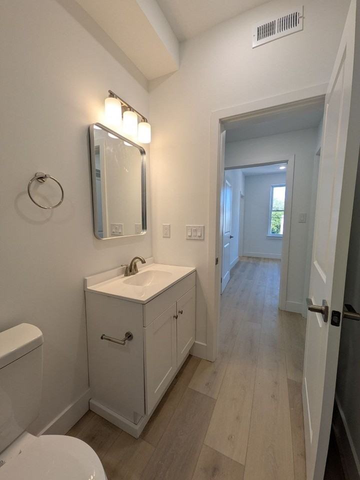 115 N 63rd St #1 - Photo 4 of 8