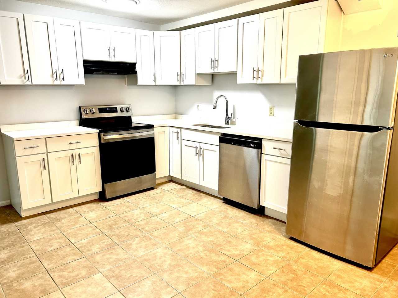 1671 Main St #14 - Photo 2 of 6