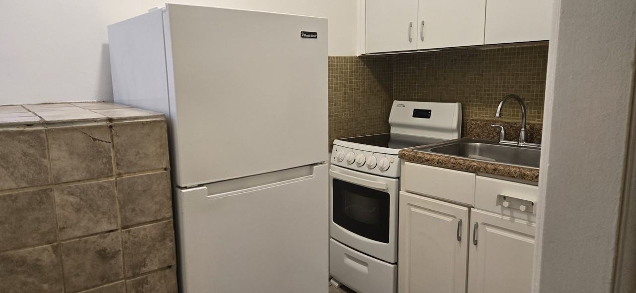 1836 Jackson St #4 - Photo 7 of 34