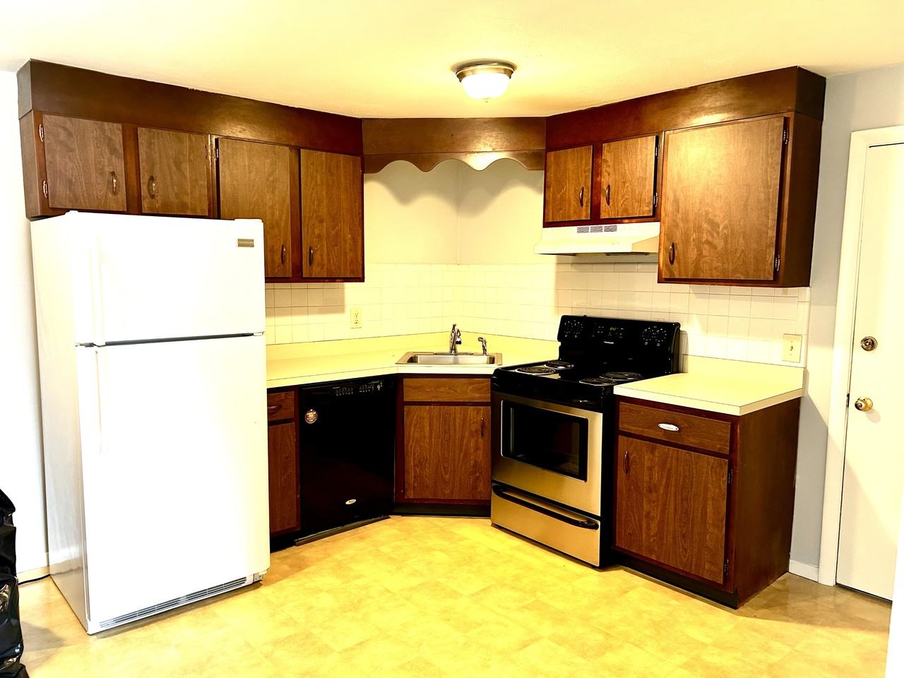 1671 Main St #11 - Photo 2 of 6