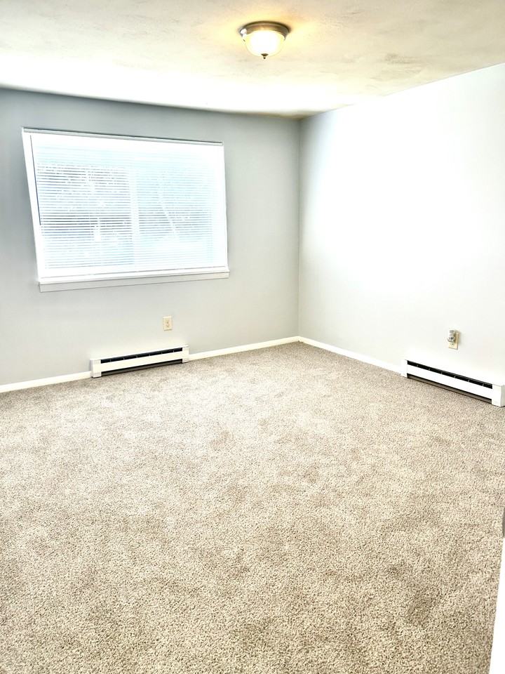 1671 Main St #11 - Photo 5 of 6