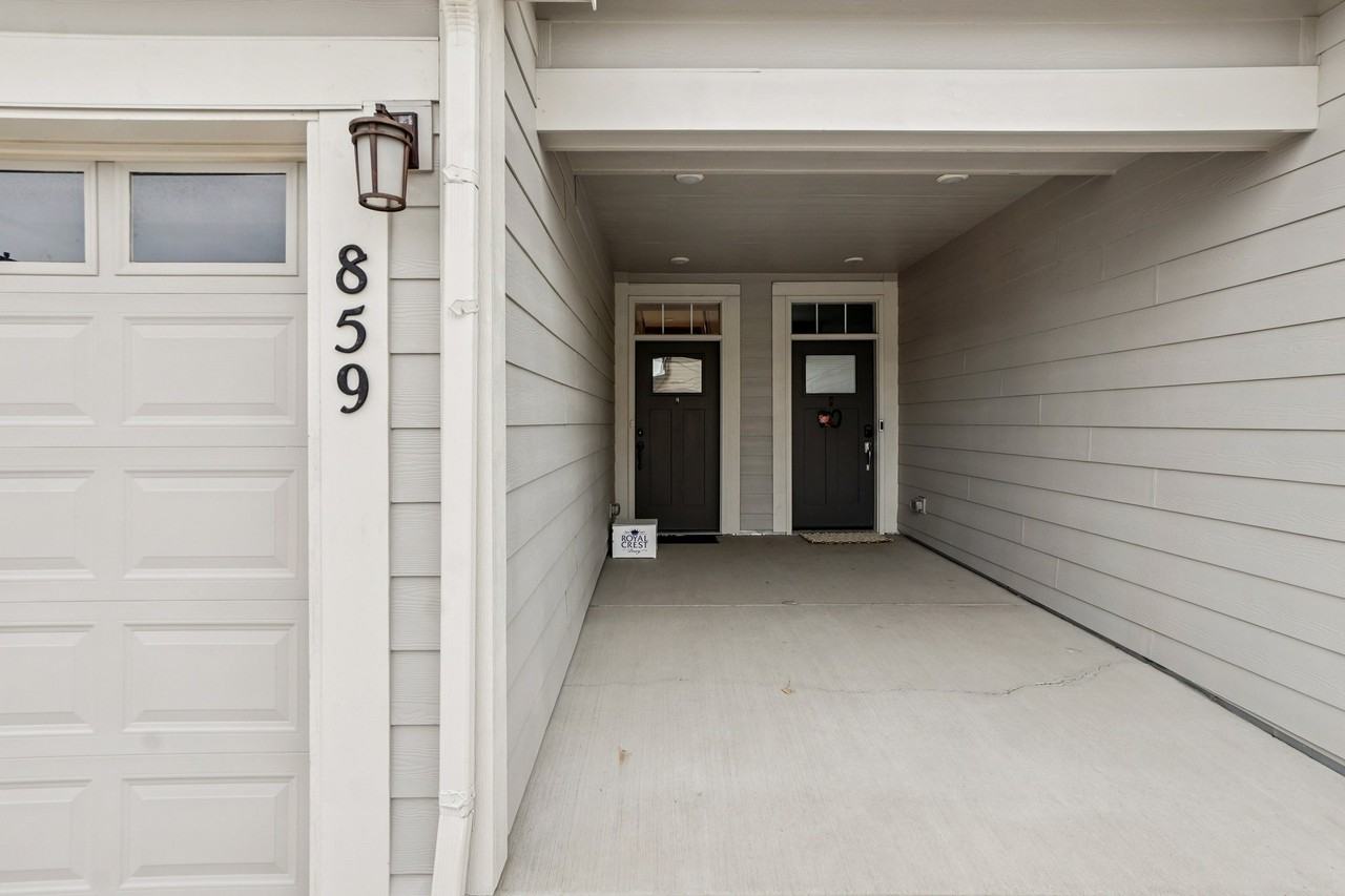 859 Marine Corps Dr - Photo 2 of 26
